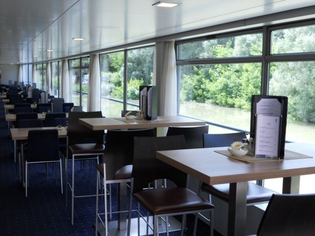 restaurante barco rio danúbio