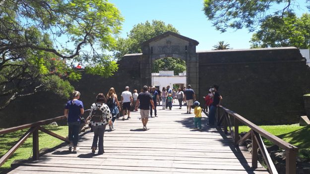 puerta del campo colonia del sacramento
