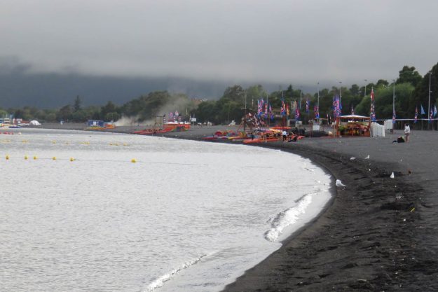 Playa Grande, no centro de Pucón.