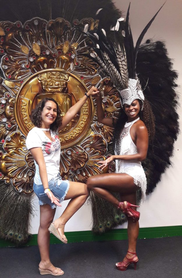passista e blogueira na cidade do samba rj