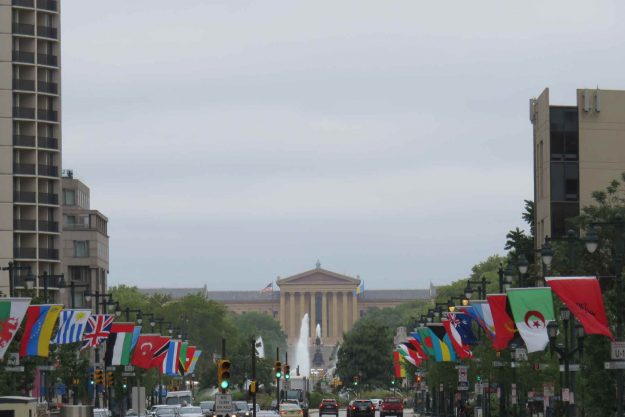 O que fazer na Filadélfia. Vista do Love Park com o Museu de Arte no fundo.