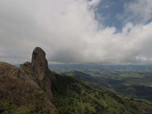 Pedra do Baú vista da Pedra do Bauzinho