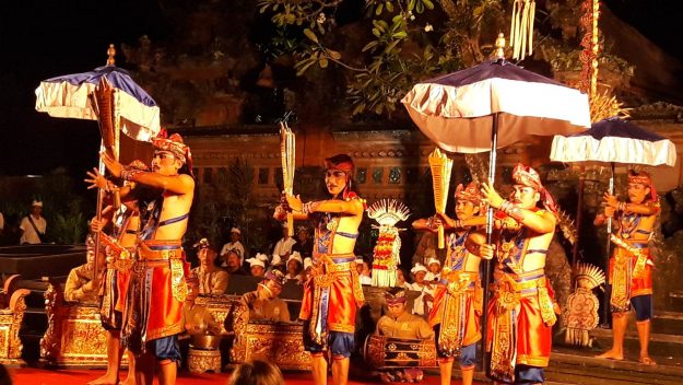 quanto custa viajar para bali dança
