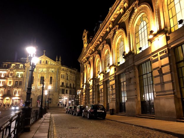 Estação São Bento e Igreja Santo António dos Congregados