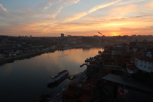 Ponte Luís I por do sol rio