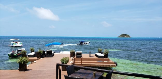 Deck restaurante hotel Deep Blue Providencia