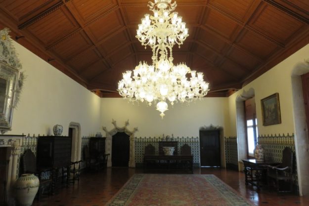 O que fazer em Sintra Palácio da Vila lustre