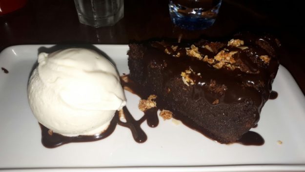 bolo chocolate sorvete prima bruschetteria rio de janeiro