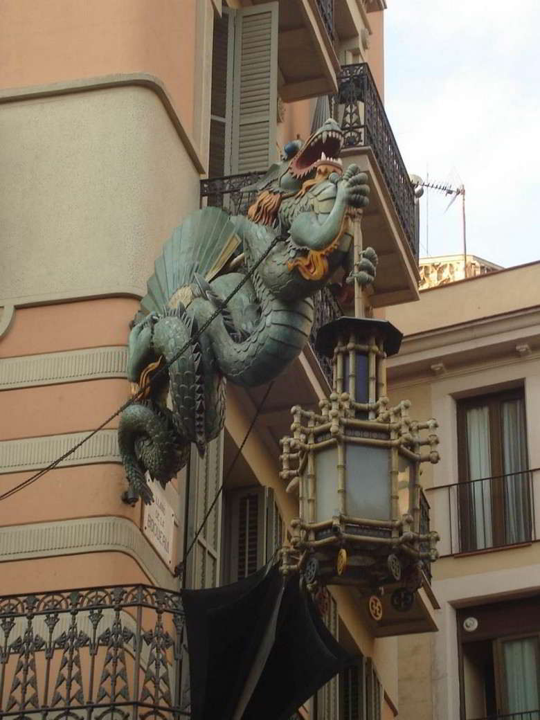 o-que-fazer-em-barcelona-monumento-Las-Ramblas
