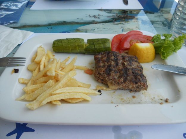 ilha de milos grecia restaurante sirocco hamburguer